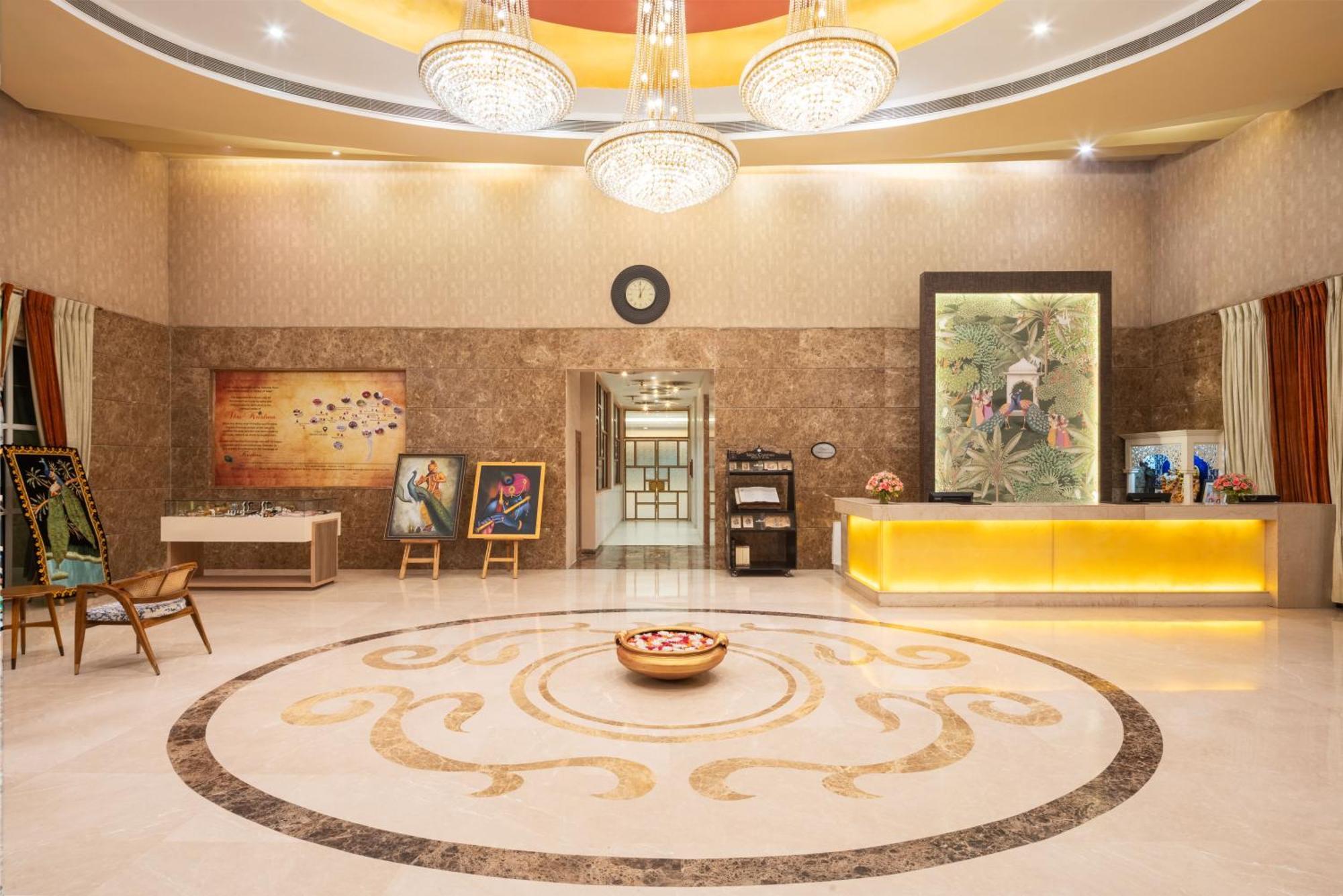 Nidhivan Sarovar Portico Vrindāvan Zewnętrze zdjęcie