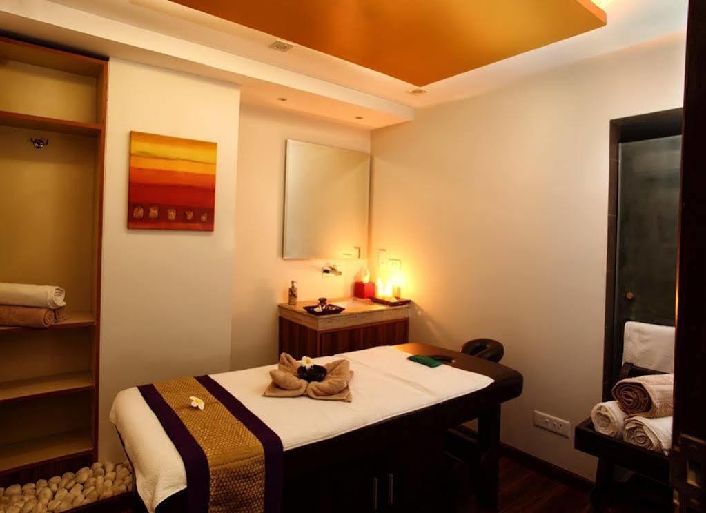 Nidhivan Sarovar Portico Vrindāvan Zewnętrze zdjęcie