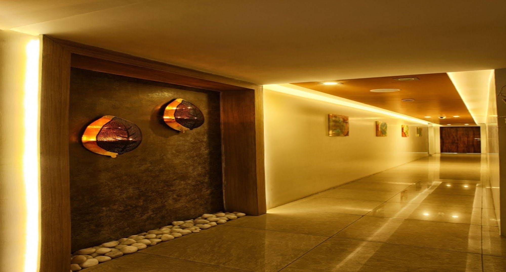 Nidhivan Sarovar Portico Vrindāvan Zewnętrze zdjęcie
